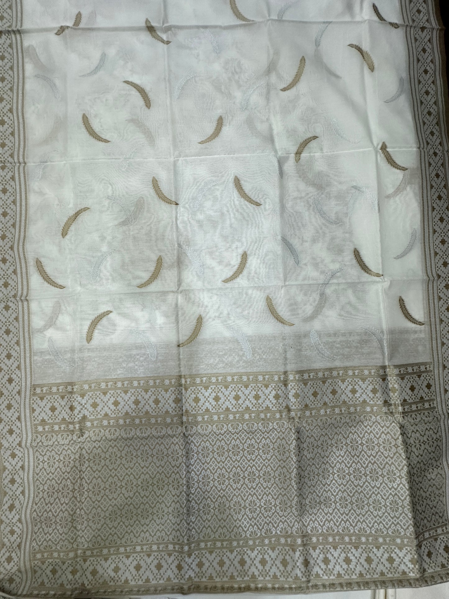 White Banarasi Cotton Suit Set with Zari Work