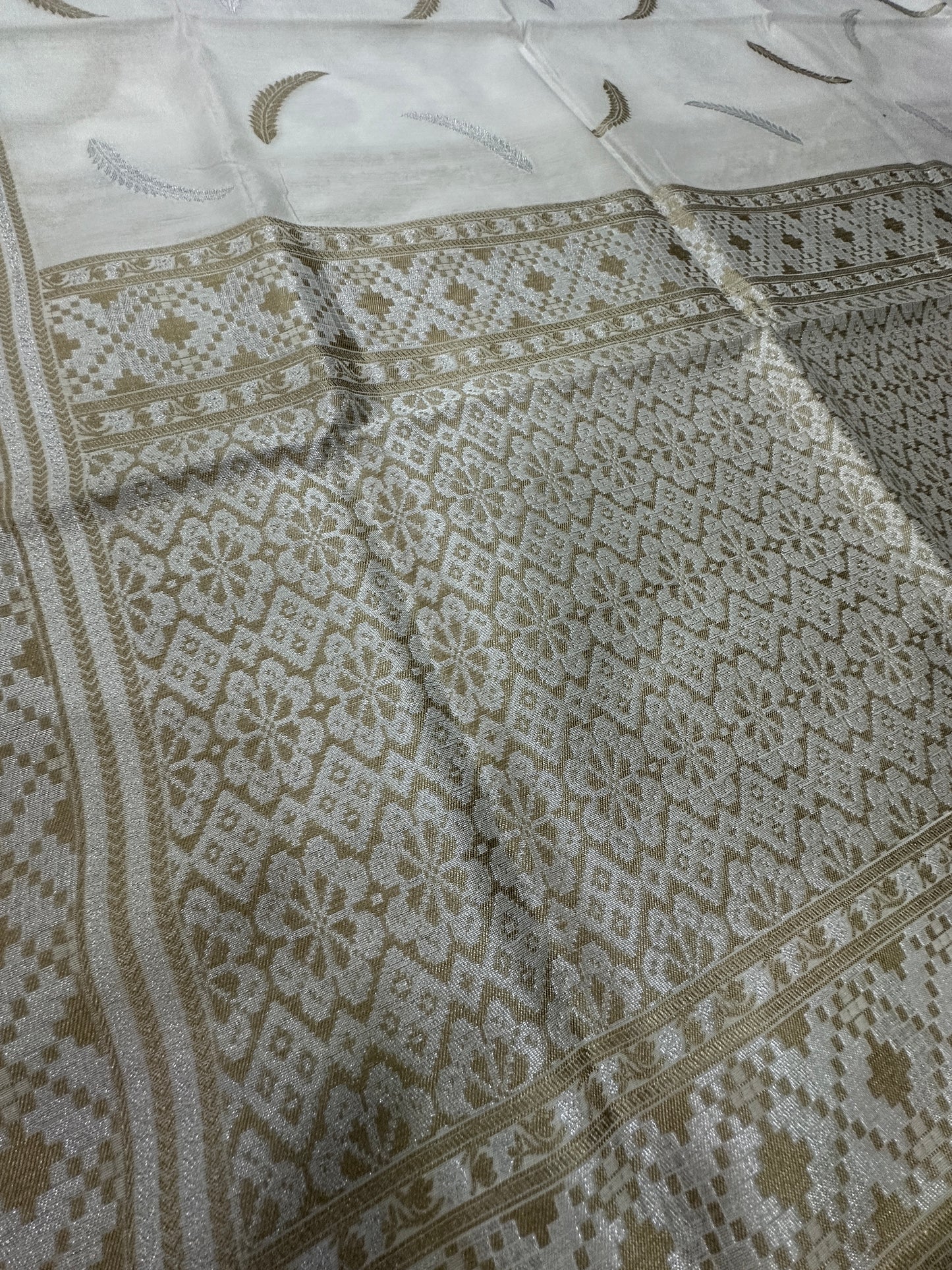 White Banarasi Cotton Suit Set with Zari Work