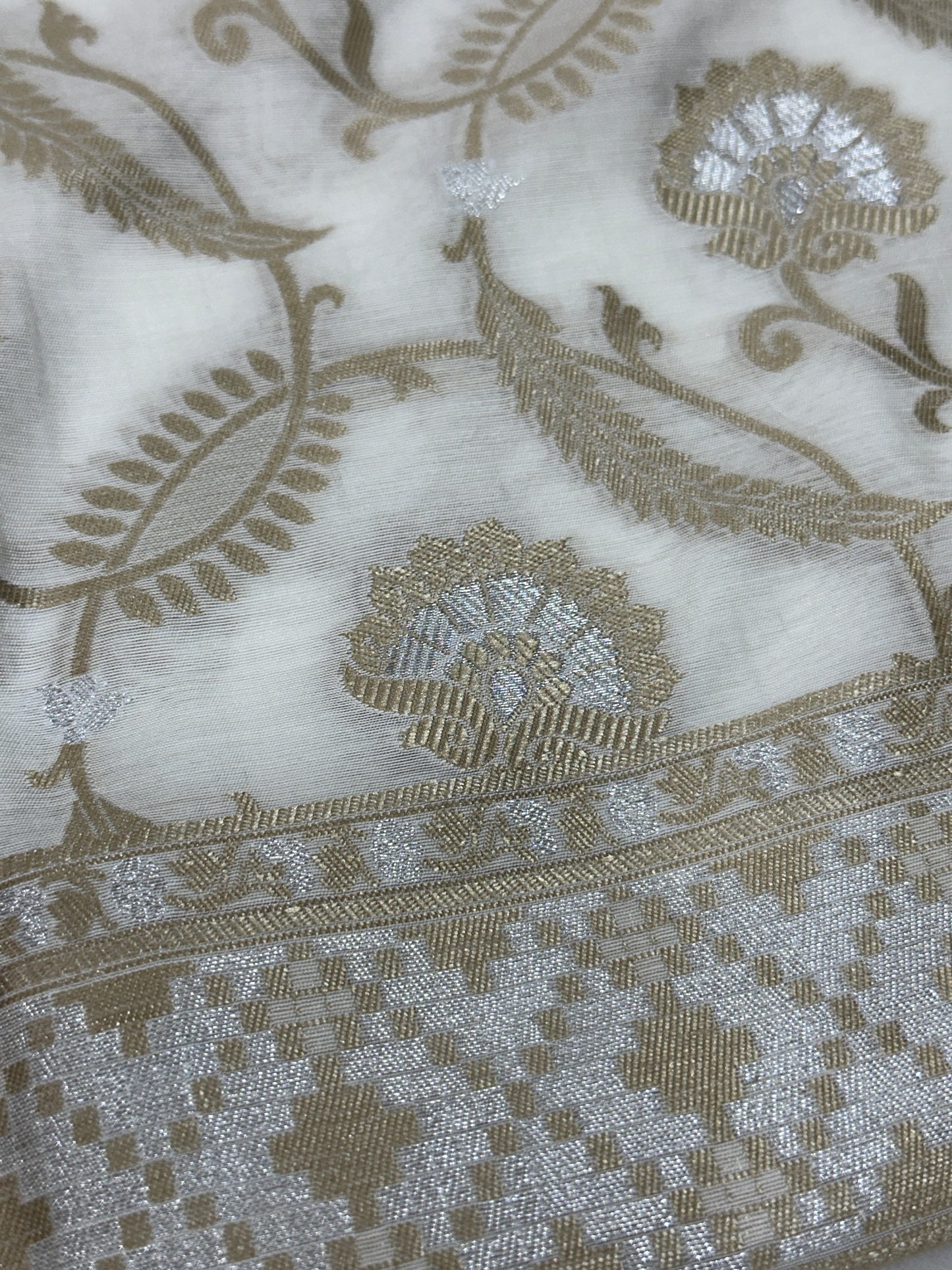 White Banarasi Cotton Suit Set with Zari Work